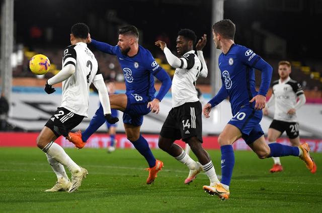 德天空：曼联已向莱比锡明确表示，他们仍在对谢什科的竞争中