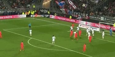 意媒：因西涅优先考虑加盟拉齐奥，他正等待俱乐部的明确信号