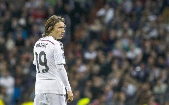 拜仁莱万多夫斯基连续两场梅开二度