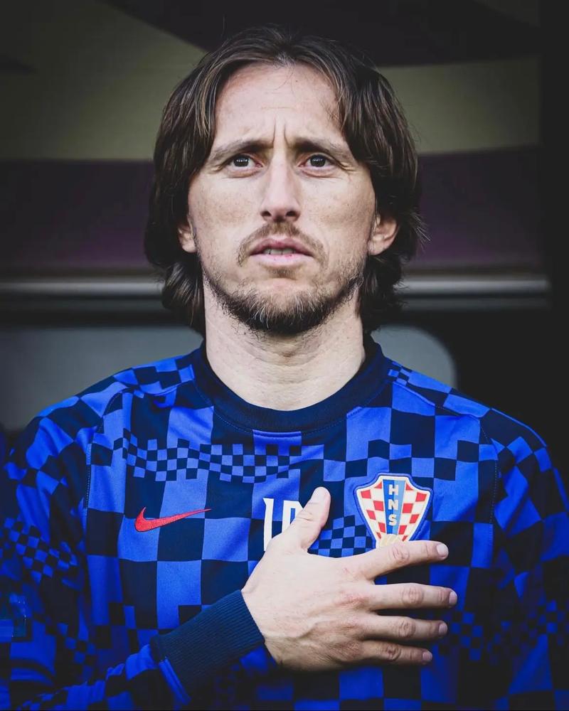 他带着伤坚持踢到最后