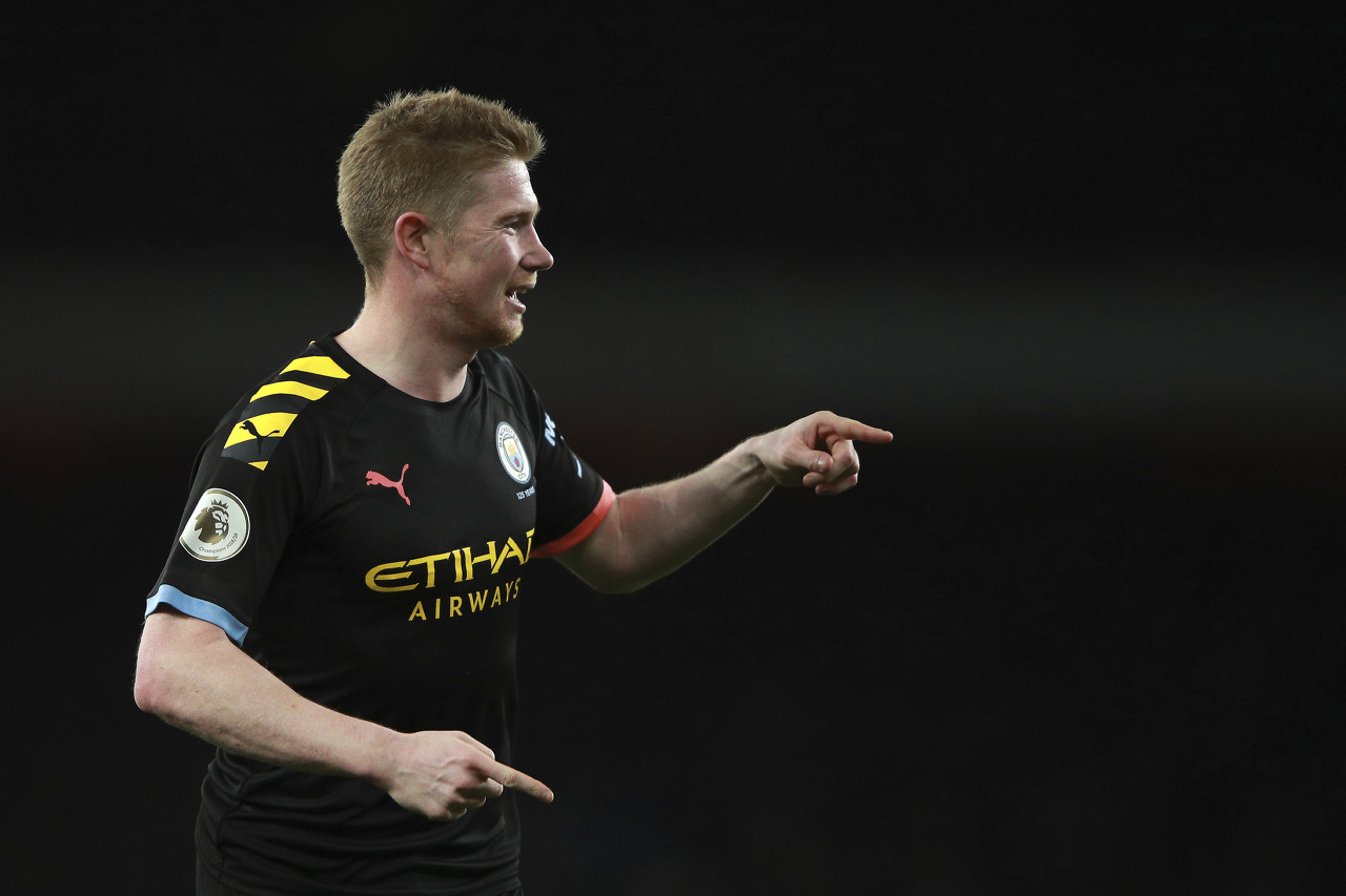 罗体：那不勒斯暂停引进左边锋，搁置了对斯特林和格10的联系