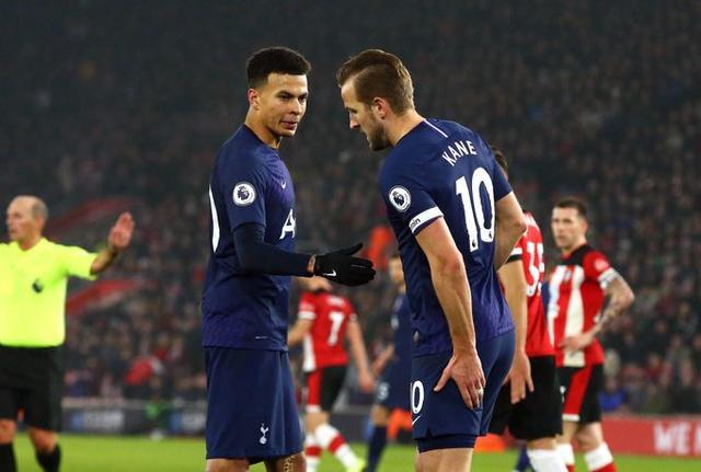 杜兰特三节28+8刷爆纪录：里程碑之夜击溃太阳 激情握拳怒吼庆祝